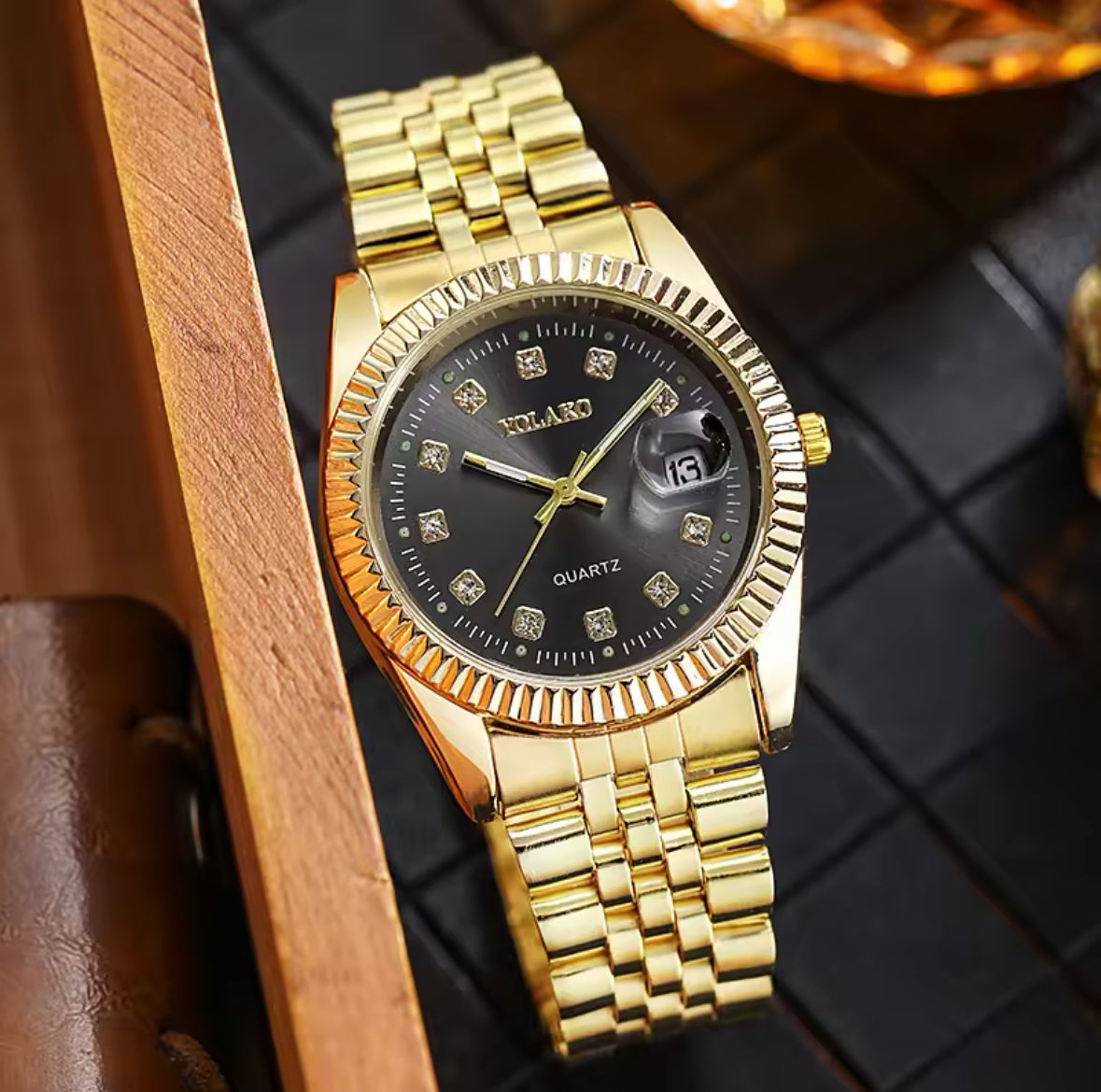 Reloj Clásico Estilo Rolex Dorado y Negro